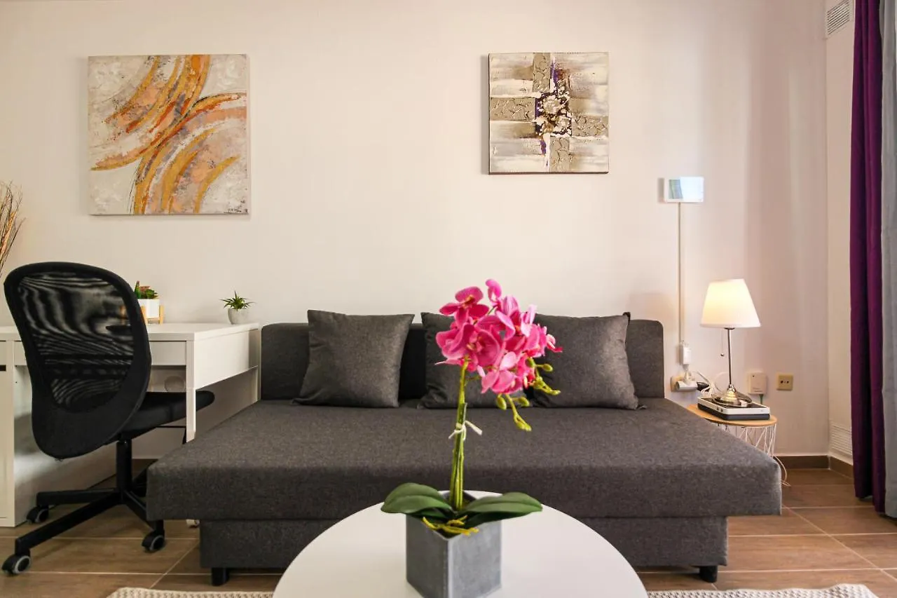 Beautiful Apartment With Air Conditioning Just Steps From The Sea In Playa San Juan Espagne